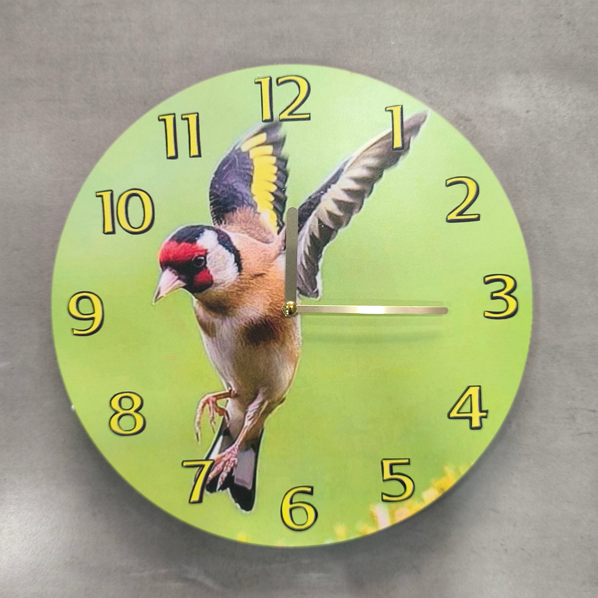 Reloj madera Jilguero volando